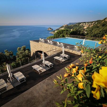 Dominio Mare Resort & Spa แบร์เจจจี ภายนอก รูปภาพ